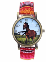 Montre cheval frison en tissu