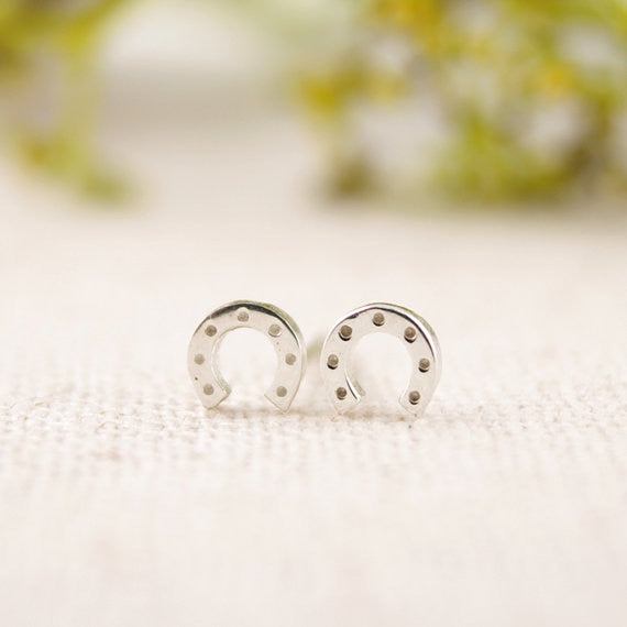 Boucle d'oreille cheval couleur or – Image 2