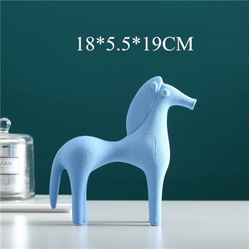 Statue Cheval abstrait coloré – Image 8